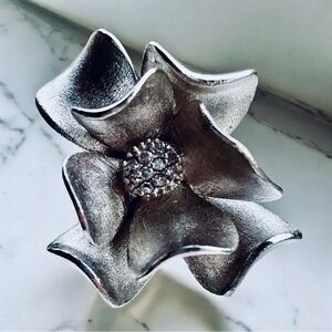 Premier Designs Vintage Magnolia Flower Ring